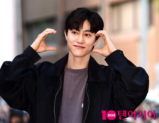 Kwak Dong-yeon, showing off his desire for exposure regardless of time and place… “We all want to run around naked” (‘Living in a Rented Room in Finland’) : ZUM News