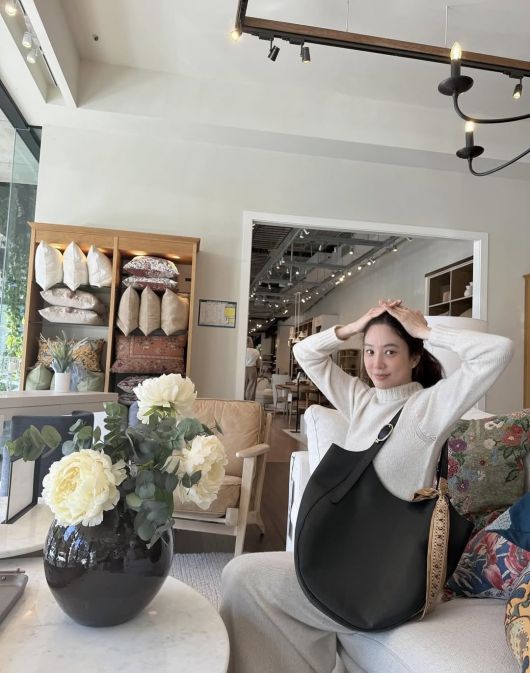 사진 = 정려원 인스타그램