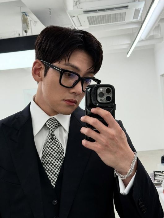 사진 = 지창욱 인스타그램