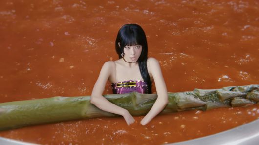 사진=그룹 르세라핌 'SPAGHETTI (feat. j-hope of BTS)' MV