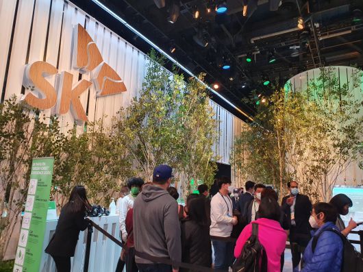CES 공식 개막한 5일(현지시간), SK그룹 부스 앞이 많은 인원으로 붐비고 있다.