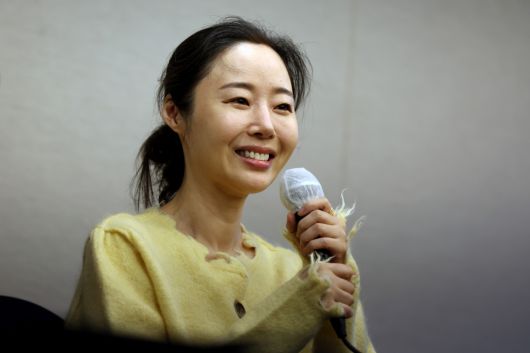 민희진 어도어 대표가 31일 서울 중구 프레스센터에서 어도어 임시주주총회 관련 기자회견을 갖고 있다. 신태현 기자 holjjak@