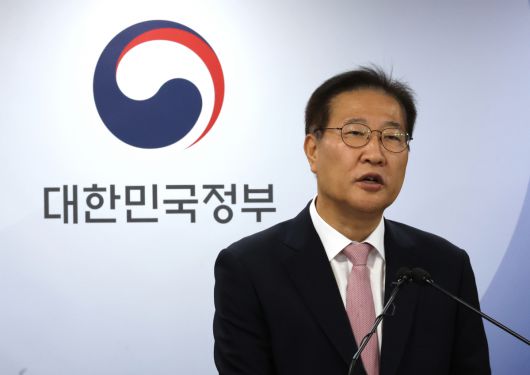 박성재 법무부 장관이 9일 서울 종로구 정부서울청사에서 채상병 특검법안과 관련한 국무회의 의결 내용을 브리핑하고 있다.