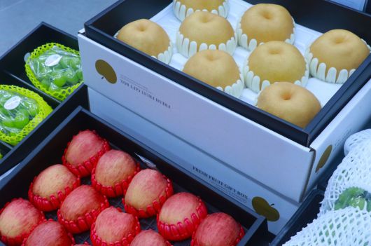 마트에 진열되어 있는 ‘사과·배 선물세트’