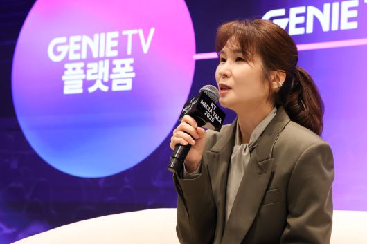 16일 KT는 서울시 강남구 안다즈에서 기자간담회 'KT그룹 미디어토크'를 개최했다. KT 미디어부문장 김채희 전무가 'KT그룹 미디어토크'에서 'KT 미디어 뉴웨이'에 대해 설명하고 있다.