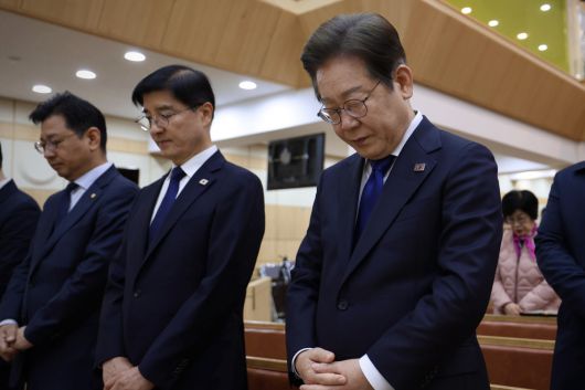 부활절 예배에 참석한 이재명 더불어민주당 대표.