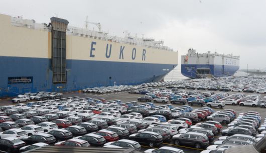 울산 북구 현대자동차 울산공장 야적장에 차량들이 출고를 기다리고 있다.