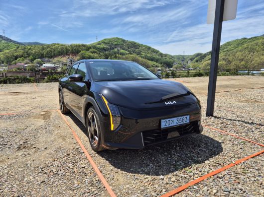 기아 EV4 전면. (강문정 기자 kangmj@)