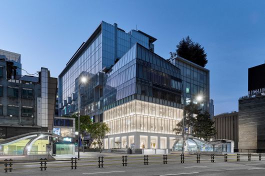 새 단장한 자라 명동 눈스퀘어점. (사진제공=자라)