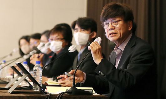 이병태 전 카이스트 경영공학과 교수가 지난 2022년 서울 마포구 가든호텔에서 열린 '중대재해 감축 로드맵 수립을 위한 토론회'에서 '과학적 사고와 디지털 기술이 만드는 안전 사회의 길'을 주제로 발제하고 있는 모습. 2022.10.20.