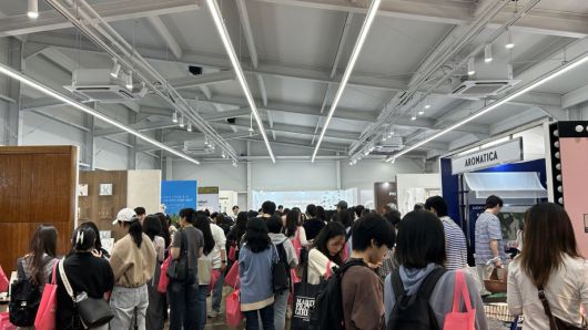 무신사 뷰티 페스타 팝업 스토어의 넥스트 뷰티존이 북적북적한 모습.