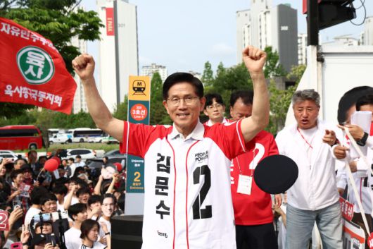 국민의힘 김문수 대선 후보가 21일 경기 파주시 파주 새암공원에서 유세를 하고 있다. 2025.5.21 [공동취재]