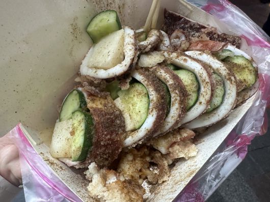 대만 타이베이 닝샤 야시장의 '폭발 바삭 오징어'