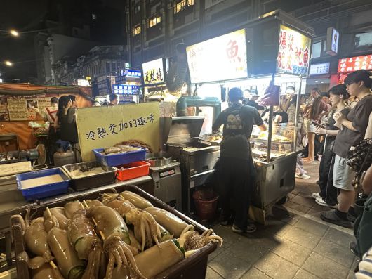 젠슨 황 엔비디아 최고경영자(CEO)가 종종 찾는 대만 닝샤 야시장의 오징어 튀김 점포.