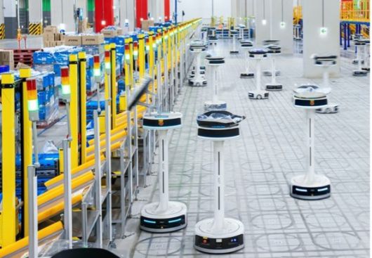 배송지에 따라 상품을 자동으로 분류하는 쿠팡의 소팅 로봇