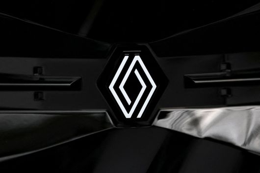 프랑스 파리에서 르노 로고가 보인다. 로이터연합뉴스