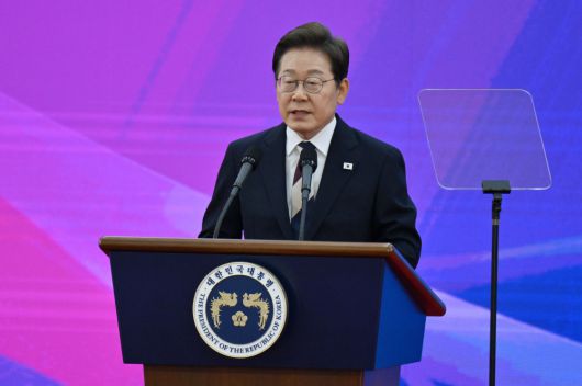 이재명 대통령이 4일 서울 여의도 국회에서 취임선서를 마치고 취임사를 하고 있다. 국회사진기자단