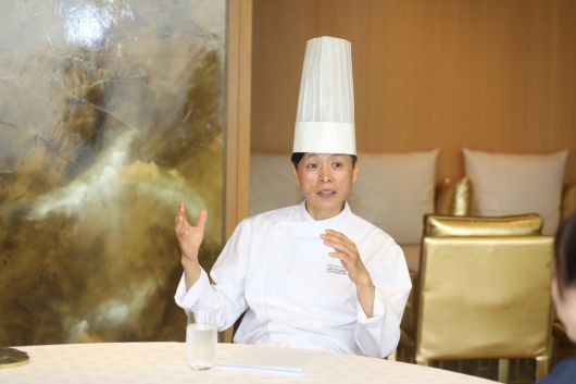 최병석 롯데호텔 서울 한식당 '무궁화' 총괄셰프가 13일 이투데이와 인터뷰를 하고 있다.