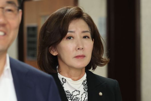나경원 국민의힘 의원이 9일 오전 서울 여의도 국회 원내대표실에서 4선 의원 이상 회의에 참석하고 있다. 2025.06.09.