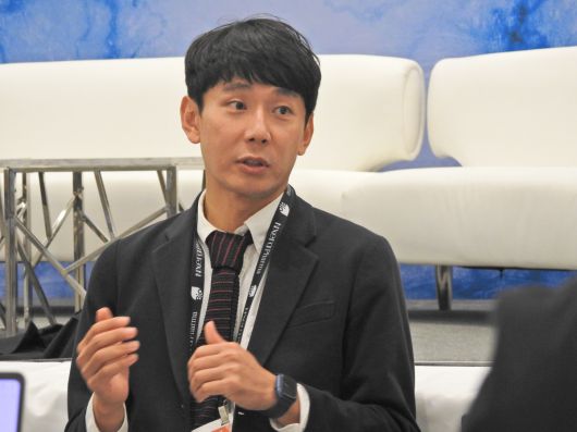 이수민 삼진제약 R&D센터장이 미국 보스턴에서 열린 바이오USA에서 기자들과 만나 인터뷰를 하고 있다.