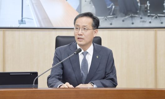 이형일 기획재정부 장관 직무대행 1차관이 16일 오전 정부세종청사 중앙동에서 열린 '확대간부회의'를 주재, 모두발언을 하고 있다.