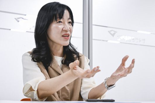 진민정 한국언론진흥재단 책임연구위원이 9일 서울 중구 한국언론진흥재단에서 이투데이와 인터뷰를 하고 있다. 조현호 기자 hyunho@