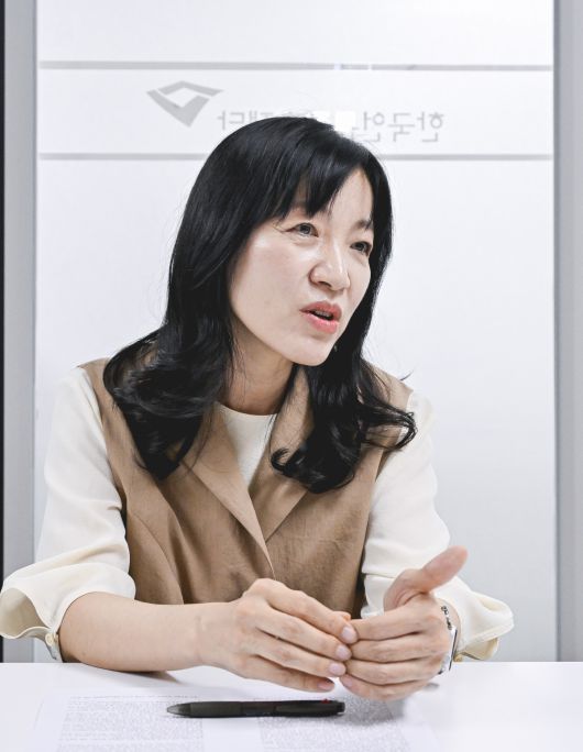 진민정 한국언론진흥재단 책임연구위원이 9일 서울 중구 한국언론진흥재단에서 이투데이와 인터뷰를 하고 있다. 조현호 기자 hyunho@