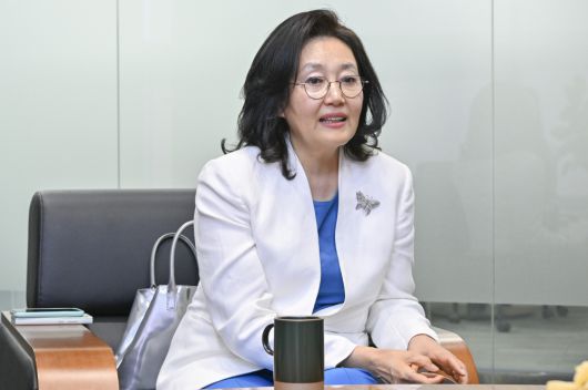 박영선 전 중소벤처기업부 장관이 11일 서울 강남구 이투데이빌딩에서 티타임을 갖고 있다. 조현호 기자 hyunho@