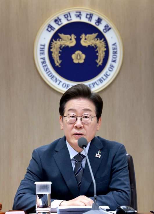 이재명 대통령이 24일 서울 용산 대통령실 청사에서 열린 국무회의에서 발언하고 있다.