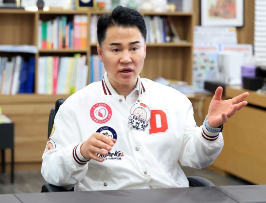 지난 24일 본지와 인터뷰 중인 오언석 도봉구청장.