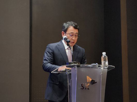 유영상 SK텔레콤 대표가 4일 본사 T타워 4층 수펙스홀에서 사이버 침해 사고와 관련, 회사의 입장 및 향후 계획을 발표하고 있다.