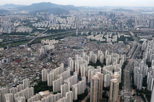 롯데월드타워에서 내려다 본 서울 아파트 전경. 고이란 기자 photoeran@