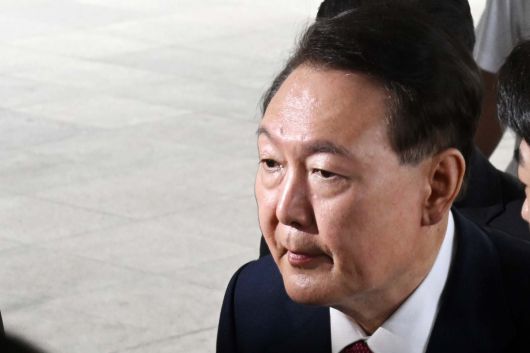 윤석열 전 대통령이 5일 서울 서초구 서울고검에 마련된 내란특검 사무실로 2차 조사를 받기위해 출석하고 있다. 신태현 기자 holjjak@