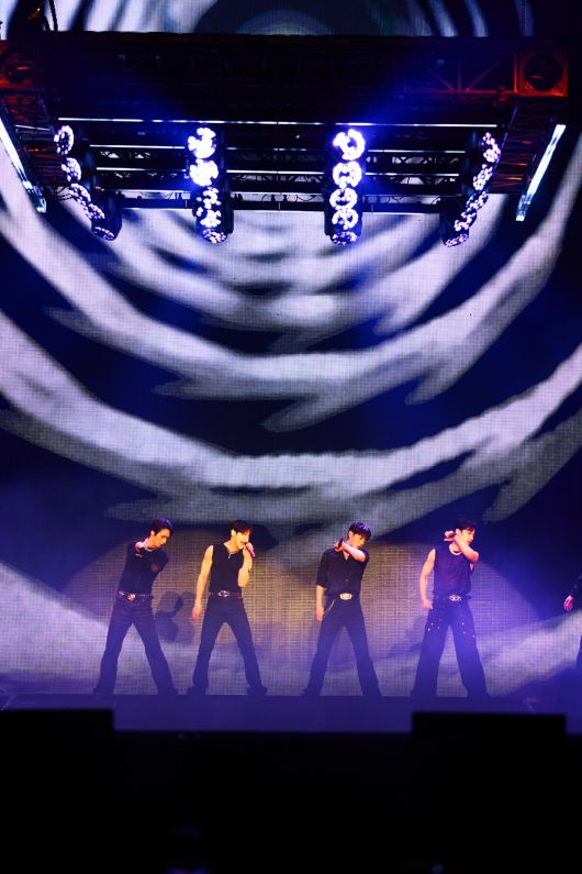 (사진제공=어라운드어스)