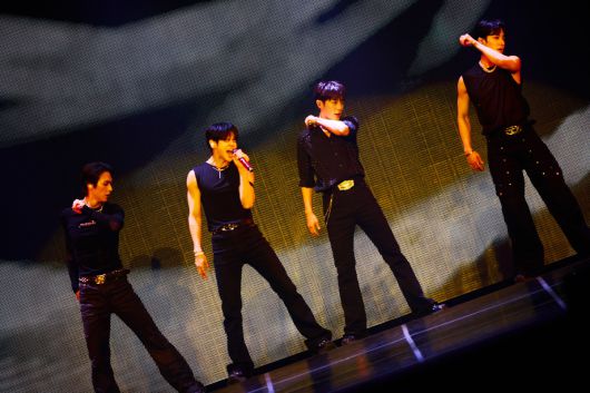 (사진제공=어라운드어스)