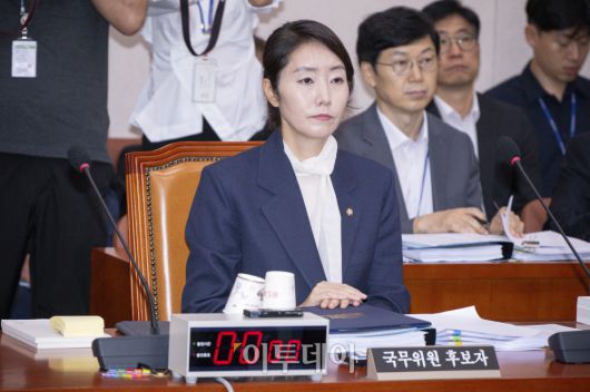 강선우 여성가족부 장관 후보자가 14일 서울 여의도 국회 여성가족위원회에서 열린 인사청문회에 참석해 있다. 사진=조현호 기자 hyunho@