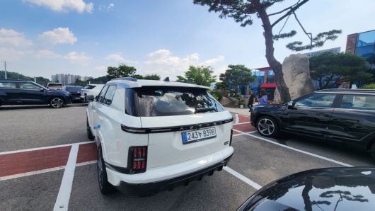 액티언 하이브리드 모델 후면부. 김채빈 기자 chaebi@