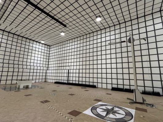 인천 연수구 송도에 위치한 한국전파진흥협회(RAPA) 전파산업클러스터 내 ‘IoT(사물인터넷) 기술지원센터’의 10m EMI 챔버 내부 전경