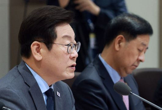 이재명 대통령이 9일 서울 용산 대통령실 청사에서 열린 국무회의에서 발언하고 있다.