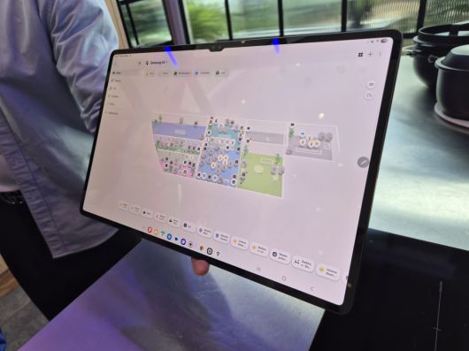 삼성 태블릿을 활용해 '3D 맵뷰'로 손쉽게 에너지 사용량을 조절할 수 있다.