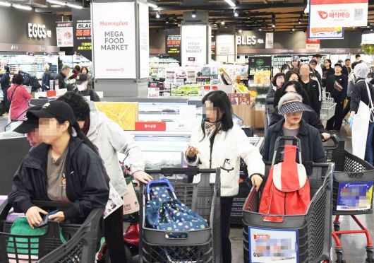 30일 블랙홈플런 첫날 홈플러스 내부 전경