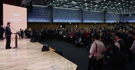 최태원 대한상공회의소 회장이 7일 서울 중구 대한상의에서 열린 ‘2026 서울시 신년인사회’에서 신년사를 하고 있다. 신태현 기자 holjjak@