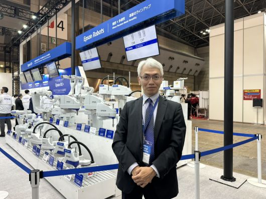 지난해 12월 일본 도쿄 빅사이트 국제로봇전시회(iREX2025)에서 만난 유조 오카다 엡손 기업커뮤니케이션 수석.