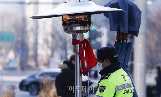 이번주 날씨 '비상'…영하 15도 '대한 한파', 주말까지 이어진다, 20일부터 ‘바닥권’ 진입…영하 15도 안팎 맹추위, 강풍 겹쳐 체감온도 더 낮아져