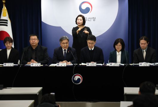 허민 국가유산청장이 19일 서울 종로구 정부서울청사에서 열린 세계유산영향평가 언론 설명회에서 모두 발언하고 있다.