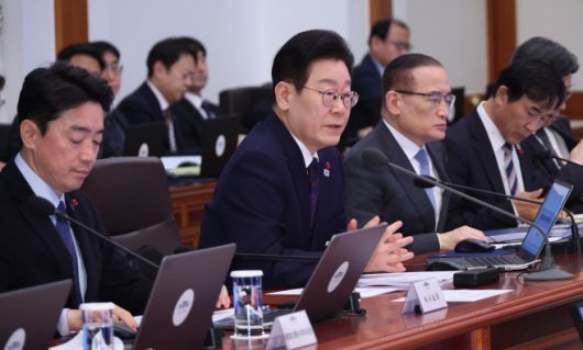 이재명 대통령이 22일 청와대에서 열린 수석보좌관회의에서 발언하고 있다.