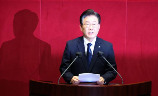 ▲더불어민주당 이재명 대표가 27일 국회에서 열린 본회의에서 본인의 체포동의안에 관해 신상발언을 하고 있다. ⓒ연합뉴스