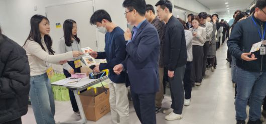 ▲경기도 남부청사에서 열린 대전고향사랑기부제 홍보 캠페인과 현장 모금행사가 성공적으로 개최됐다. ⓒ대전시