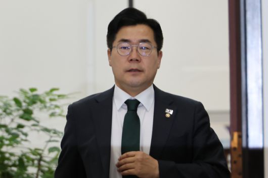 ▲더불어민주당 박찬대 당대표 직무대행 겸 원내대표가 24일 서울 여의도 국회에서 열린 정책조정회의에 참석하고 있다. ⓒ연합뉴스