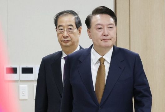 ▲한덕수 전 국무총리와 윤석열 전 대통령 ⓒ연합뉴스